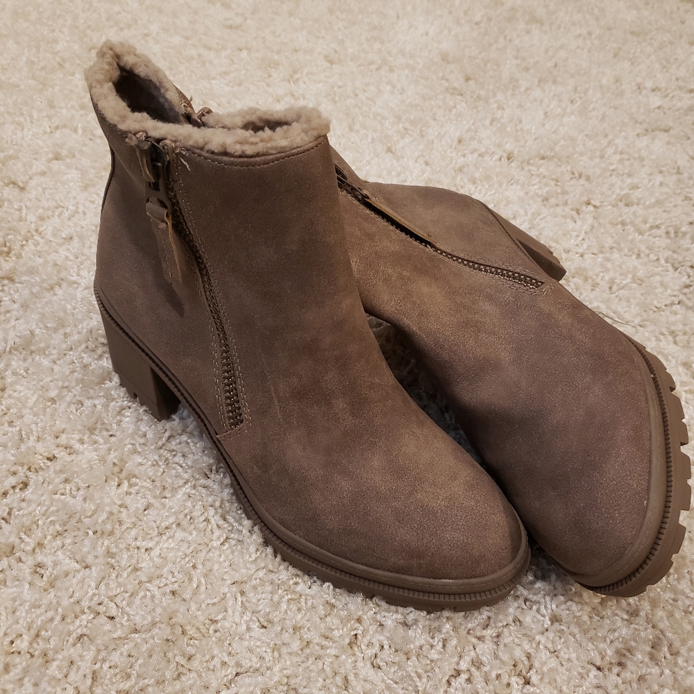 Briwn Fall Booties
